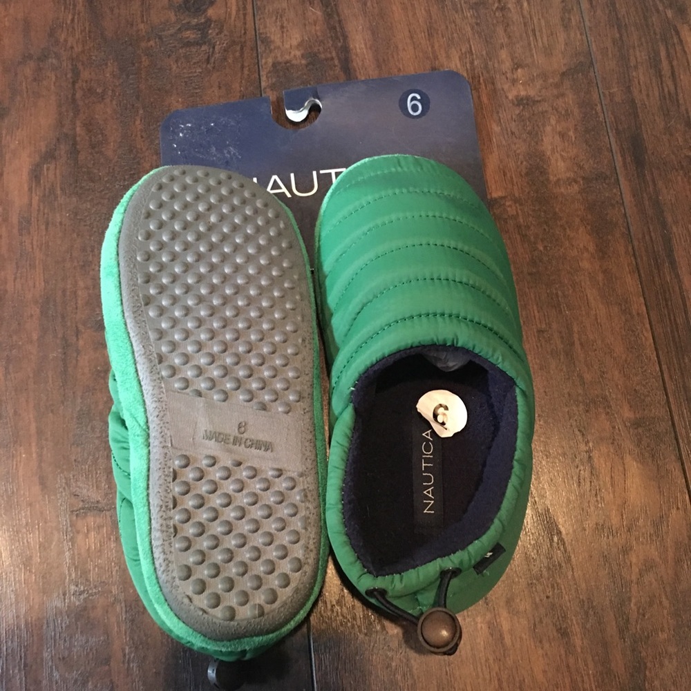 Children’s Nautica Slippers Sz. 6 New